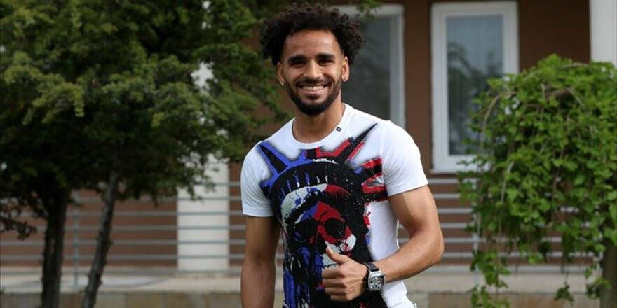Beşiktaş Douglas İle 3 Yıllık Sözleşme İmzaladı