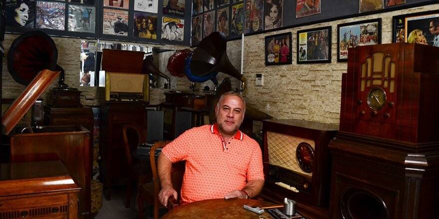 Müzik Tutkunlarına 'Plak Evi'nde Nostalji Yaşatıyor