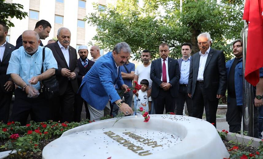 Destici, Bayram Namazını Taceddin Sultan Camisi'nde Kıldı