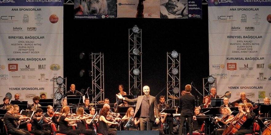 İtalyan Tenor Safina Sokak Hayvanları İçin Sahneye Çıktı