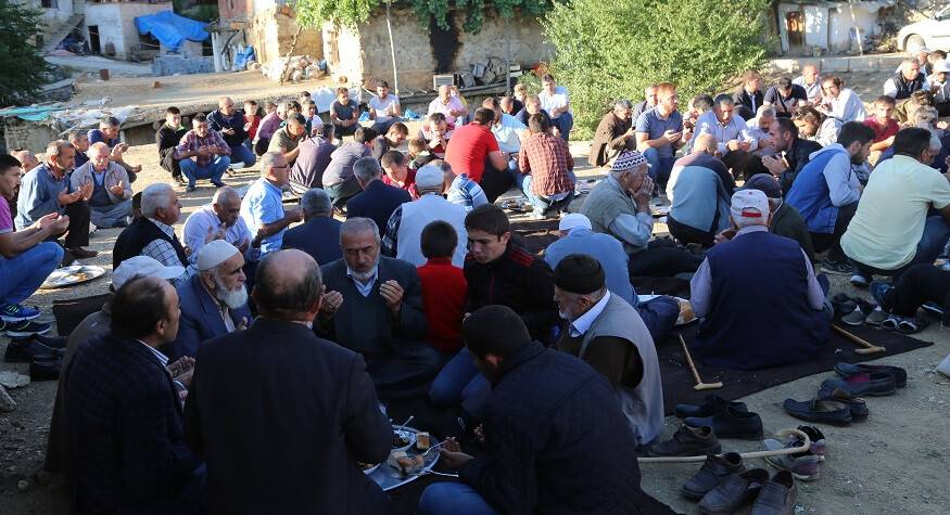 Bu Mahallede Bayram "Dam"da Başlıyor