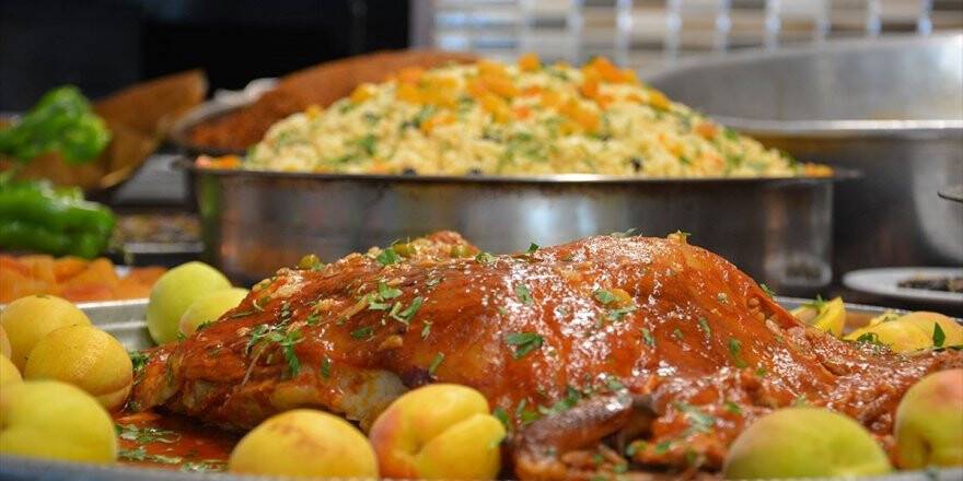 Malatya'nın Yeni Lezzeti 'Kayısılı Kaburga Dolması'