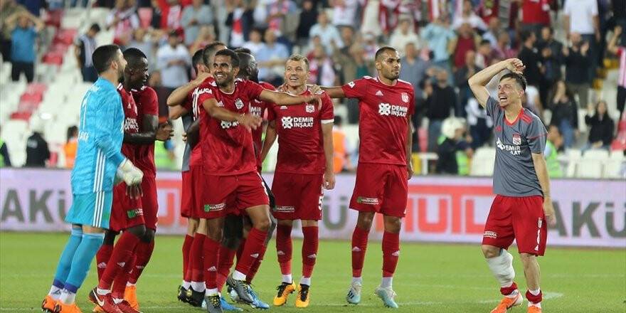 Sivasspor'da Yüzler Gülüyor