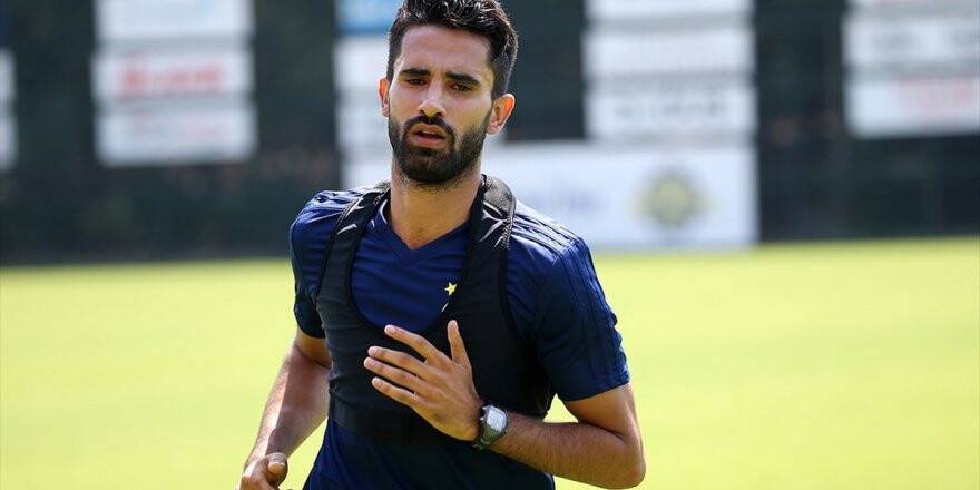 Fenerbahçe Alper Potuk'la Yeni Sözleşme İmzaladı