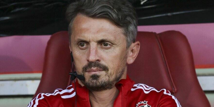 Beşiktaş Yardımcı Antrenörü Orhan Ak İstifa Etti
