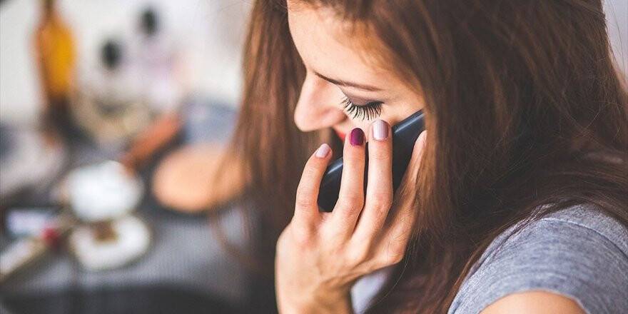 'Cep Telefonları Bilinenden Üç Kat Fazla Radyasyon Yayıyor'