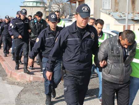 HIRSIZLAR ÇETESİ AFALARA TAKILDI