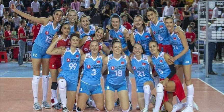 Milliler Avrupa'da 3'te 3 Yaptı