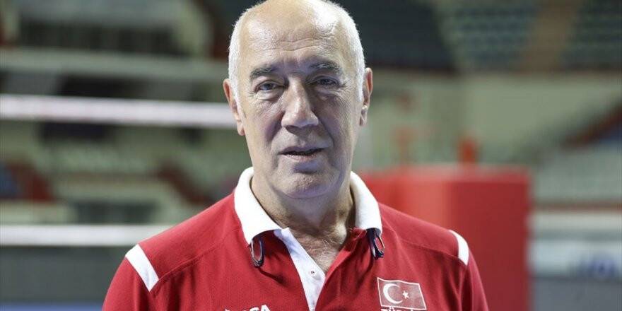 A Milli Erkek Voleybol Takımı Başantrenörü Özbey: İyi Bir Dereceyle Ülkemizi Sevindirmek İstiyoruz