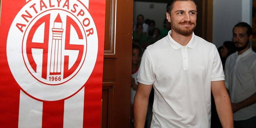 Antalyaspor'da Zeki Yıldırım İle Yollar Ayrıldı