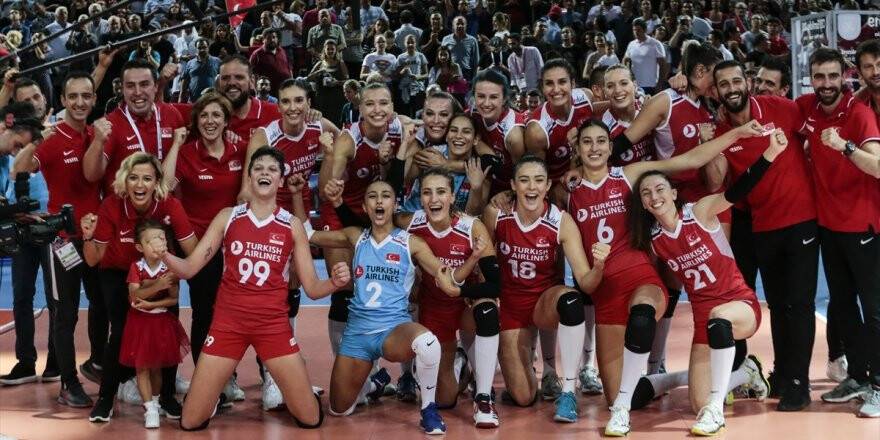 A Milli Kadın Voleybol Takımı Finalde