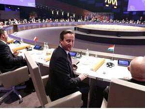 Dünya zirvesinde kadın garson krizi