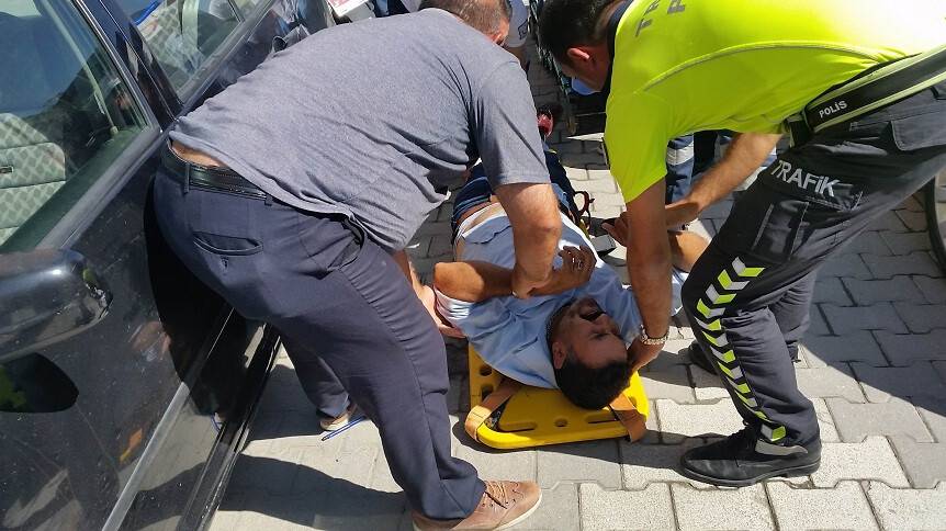 Kulu'da otomobil yayaya çarptı