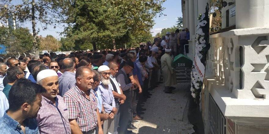 İşadamı Fikret Deveci toprağa verildi