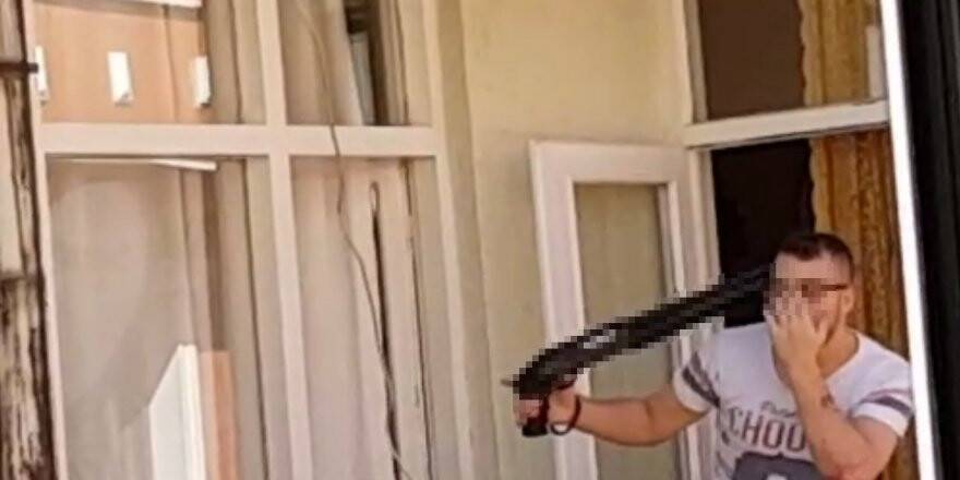 Havaya ateş açtı, polisi görünce intihar girişiminde bulundu