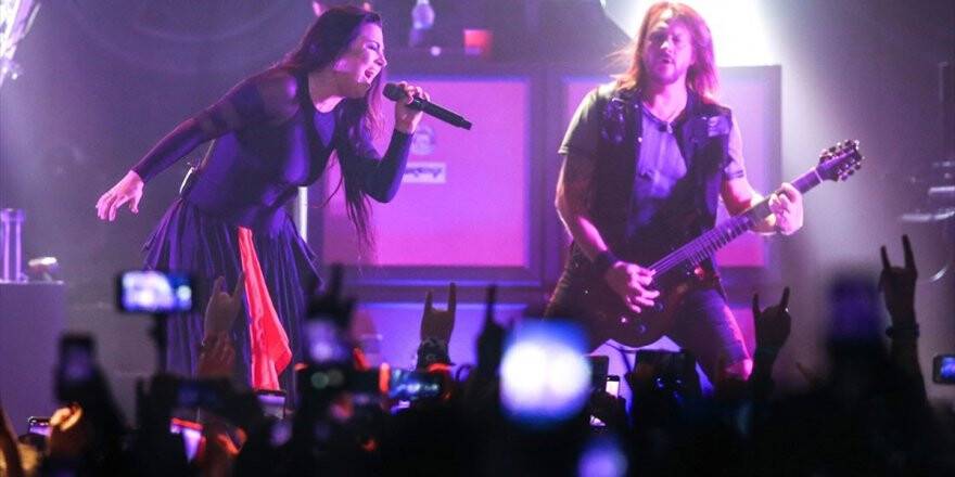 Evanescence İstanbul'da Hayranlarıyla Buluştu
