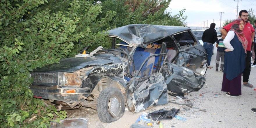 Konya’da kamyon ile otomobil çarpıştı: 5 yaralı