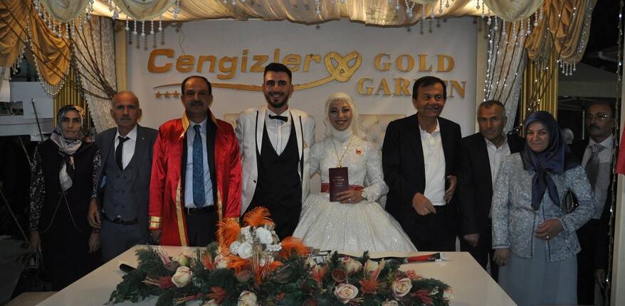 Zahidenur ve Abdullah dünya evine girdi