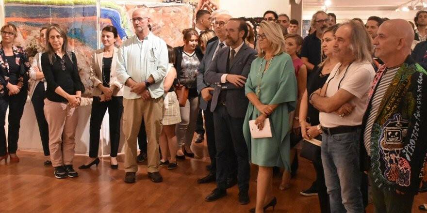 'Modern Ve Çağdaş Sanat Sergisi' Açıldı
