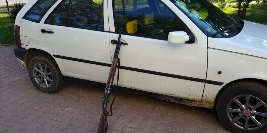 Araba Farıyla Kara Avcılığı Yapanlar Suçüstü Yakalandı