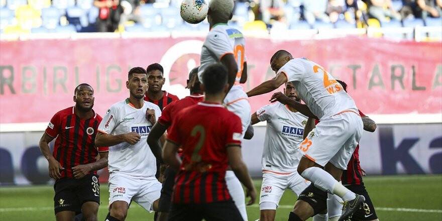 Lider Alanyaspor Gençlerbirliği'ne Takıldı
