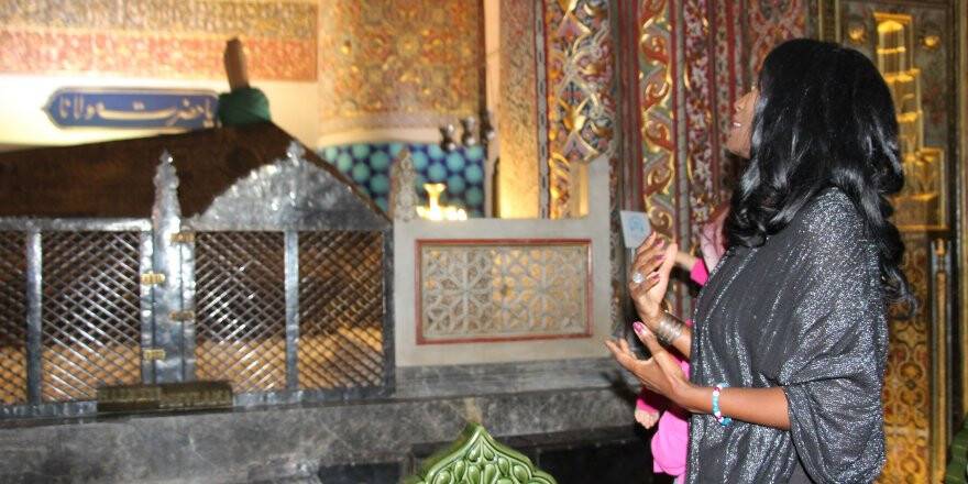 ABD'li Şarkıcı Della Miles Konya'da