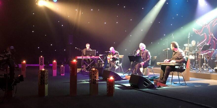 Ömer Faruk Tekbilek'ten muhteşem konser