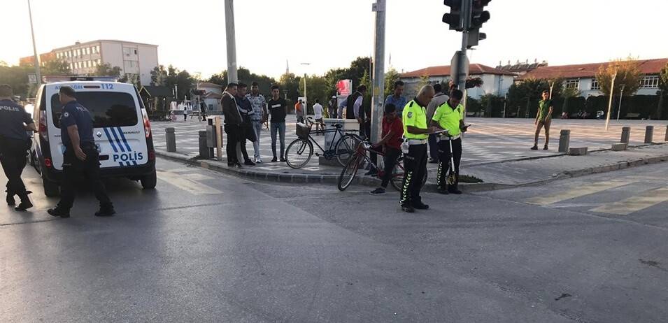 Bisikletliye Çarpıp Kaçan Ehliyetsiz Kamyon Sürücüsü Yakalandı