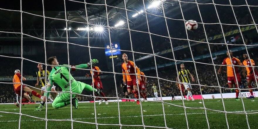 Galatasaray Fenerbahçe Derbisinde Zorlanıyor