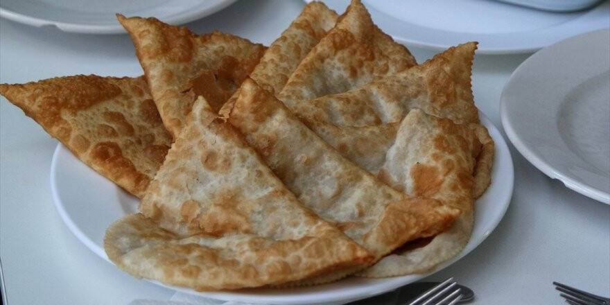 135 Yıllık Çiğ Börek Hikayesi 'Çöven Kazan' İle Sürüyor