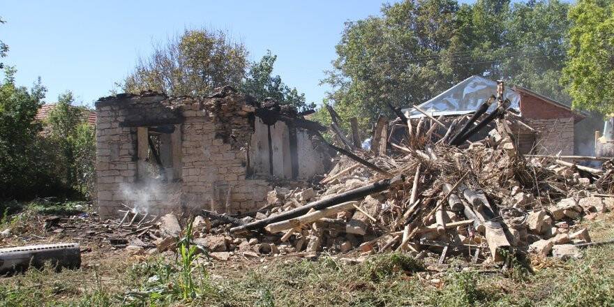 Konya'da Evde Çıkan Yangında Yaşlı Çift Hayatını Kaybetti