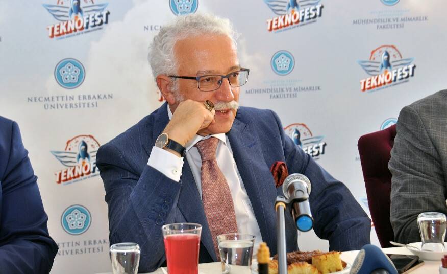 Rektör Zorlu Teknofest’e katılan öğrencilerle buluştu