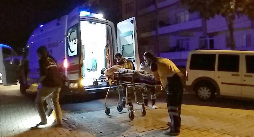 Sokak ortasında tüfekli, bıçaklı kavga: 2 yaralı