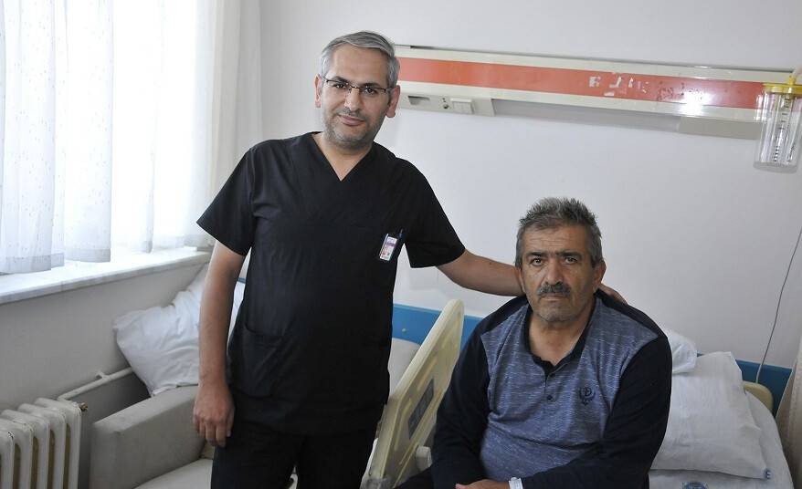 Felçli hastanın daralan üç beyin damarı ameliyatsız açıldı