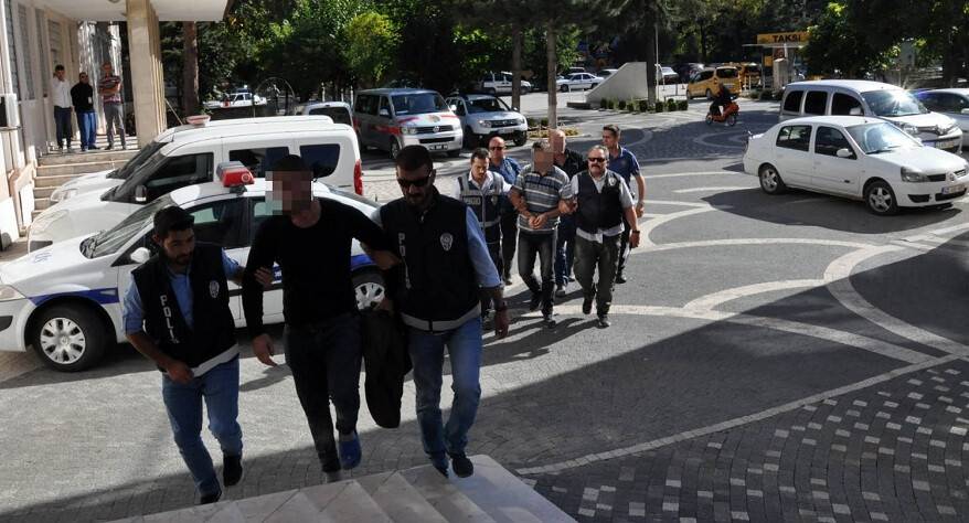 Konya'daki silahlı bıçaklı kavganın 3 şüphelisi adliyede