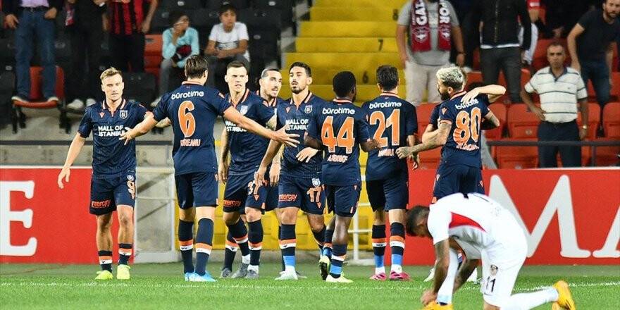 Medipol Başakşehir Deplasmanda 3 Puanı Aldı