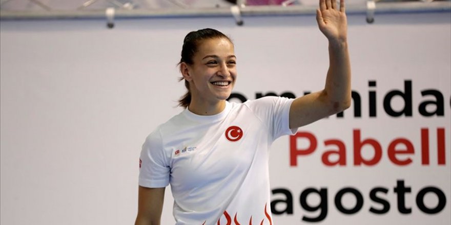 Buse Naz Çakıroğlu Kadınlar Dünya Boks Şampiyonası'nda ...