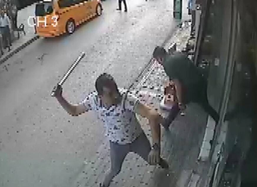 Biber gazlı, demirli, sopalı baskın anı kamerada