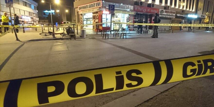Bir kişiyi kafasından bir kişiyi sırtından vurdu