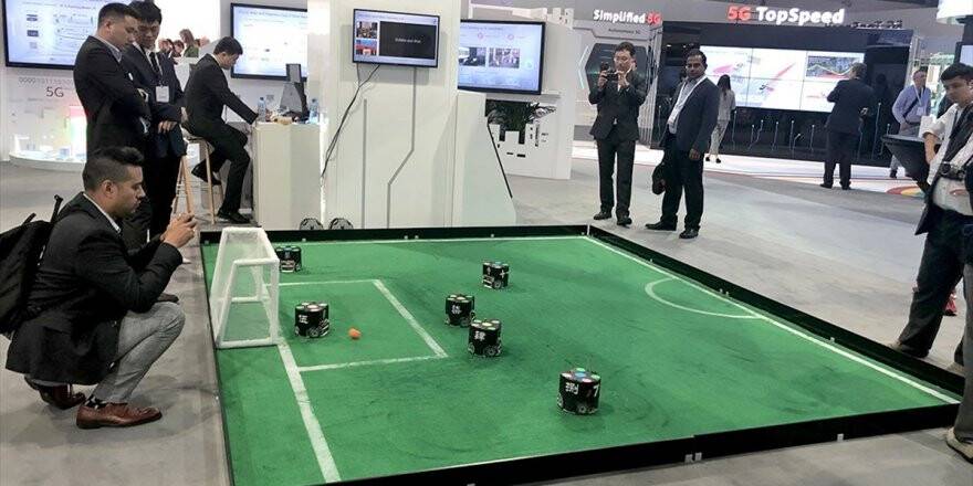 Dünya Şampiyonu Robot Futbolculara Zürih'te Yoğun İlgi