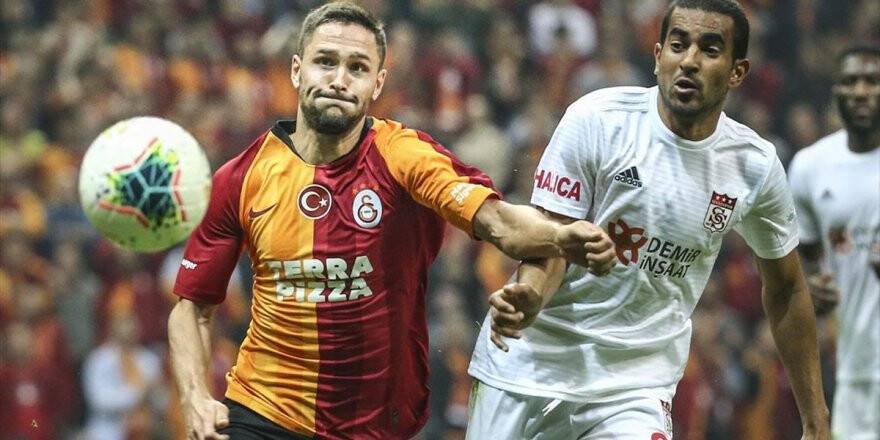 Galatasaray 5 Maç Sonra Güldü