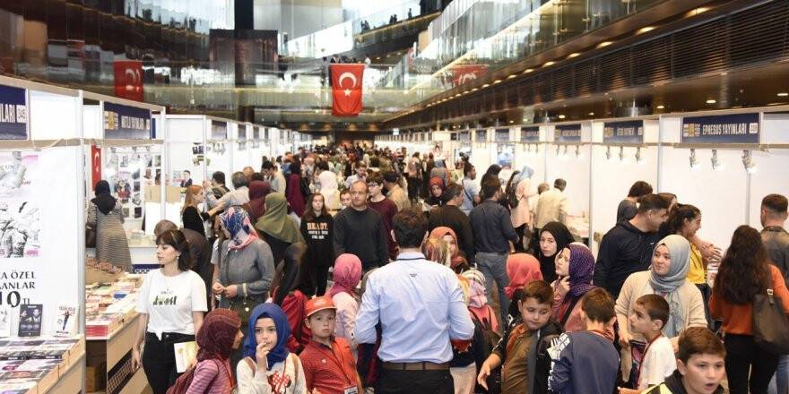 Konya Kitap Günleri yoğun ilgi görüyor