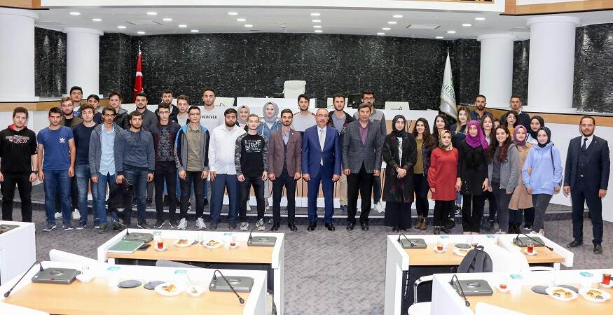 Başkan Kavuş, geleceğin inşaat mühendislerini ağırladı