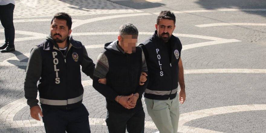 Kendini baş komiser olarak tanıtan telefon dolandırıcısına suçüstü