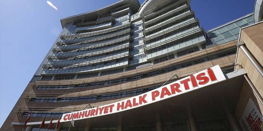 Chp'den '30 Dakika Yürüyor, 30 Sayfa Okuyorum' Kampanyası