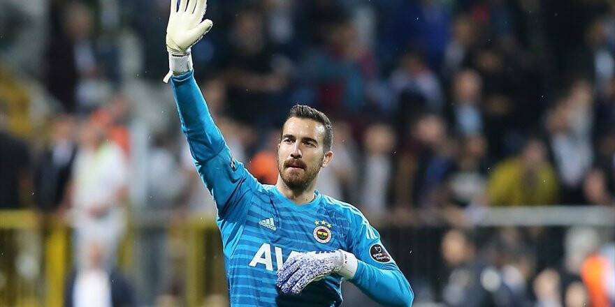 Fenerbahçe Kalecisi Harun Tekin'de Akciğer Enfeksiyonu