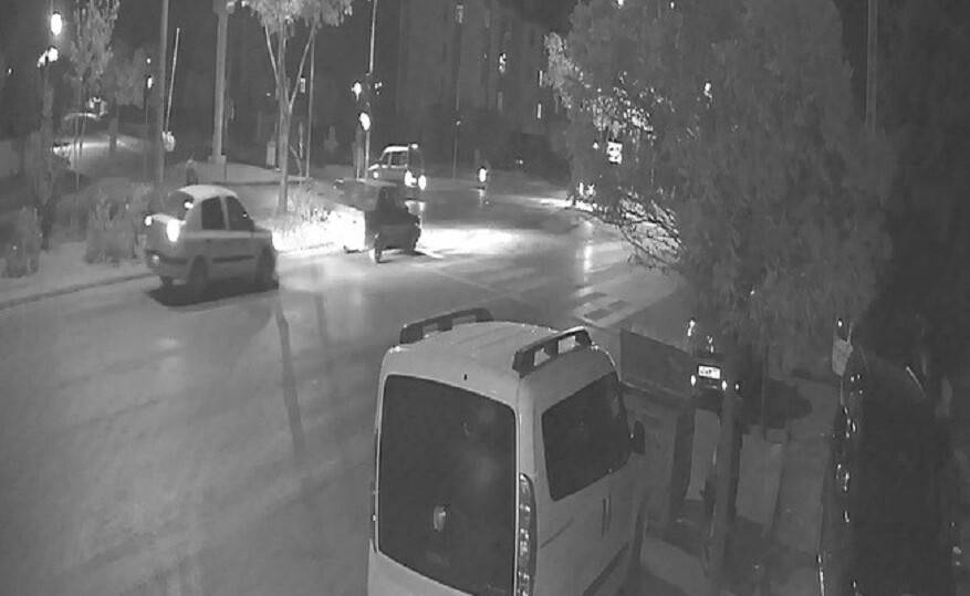 Kamyonetle çarpışan motosiklet sürücüsü hayatını kaybetti