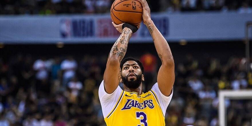 Anthony Davis'ten Üç Çeyrekte 40 Sayı, 20 Ribaunt