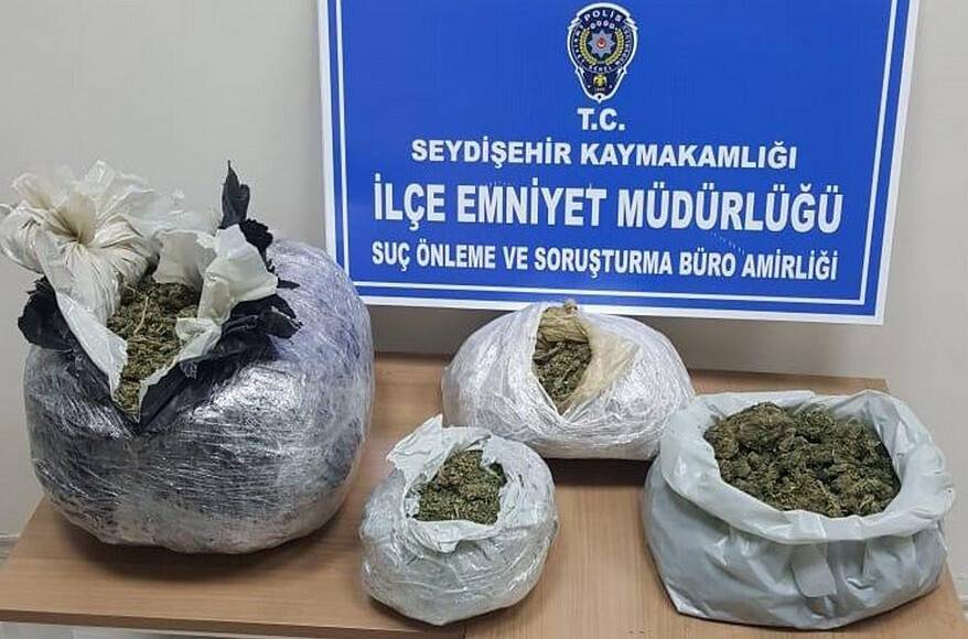 Kümesten 6 kilo 250 gram esrar çıktı