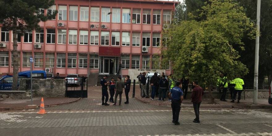 Silahlı Kavgaya Karışan 10 Şüpheli Tutuklandı